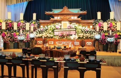 お供え ご葬儀 家族葬 生花祭壇 いわき市 小名浜の花屋 花国湘南台店