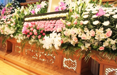 お供え ご葬儀 家族葬 生花祭壇 いわき市 小名浜の花屋 花国湘南台店