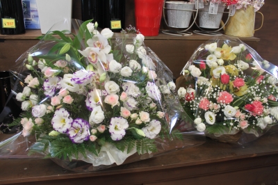 新盆 フラワー祭壇 お供え ご葬儀 家族葬 生花祭壇 いわき市 小名浜の花屋 花国湘南台店