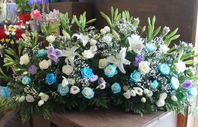 フラワー祭壇 お供え ご葬儀 家族葬 生花祭壇 いわき市 小名浜の花屋 花国湘南台店