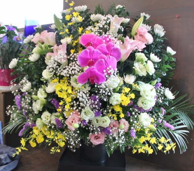 フラワー祭壇 お供えのお花 ご葬儀 家族葬 生花祭壇 いわき市 小名浜の花屋 花国湘南台店