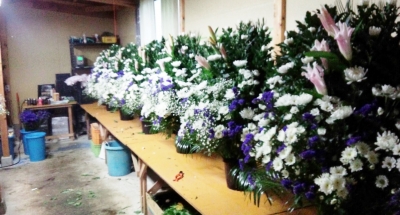フラワー祭壇 お供えのお花 ご葬儀 家族葬 生花祭壇 いわき市 小名浜の花屋 花国湘南台店