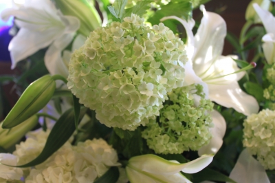 フラワー祭壇 お供えのお花 ご葬儀 家族葬 生花祭壇 いわき市 小名浜の花屋 花国湘南台店