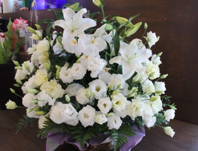 フラワー祭壇 お供えのお花 ご葬儀 家族葬 生花祭壇 いわき市 小名浜の花屋 花国湘南台店