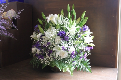 フラワー祭壇 お供えのお花 ご葬儀 家族葬 生花祭壇 いわき市 小名浜の花屋 花国湘南台店