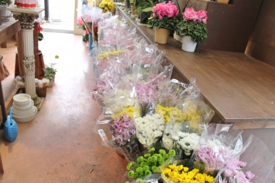 切花 激安 家族葬 生花祭壇 いわき市 小名浜の花屋 花国湘南台店