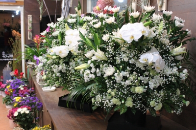 法事 家族葬 生花祭壇 いわき市 小名浜の花屋 花国湘南台店
