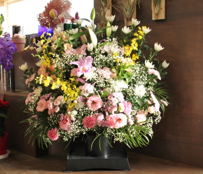 枕花 お供え フラワー祭壇 生花祭壇 いわき市 お花の花屋 花国湘南台店