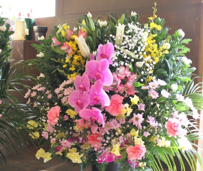枕花 お供え フラワー祭壇 生花祭壇 いわき市 お花の花屋 花国湘南台店