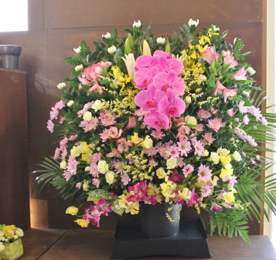 枕花 お供え フラワー祭壇 生花祭壇 いわき市 お花の花屋 花国湘南台店