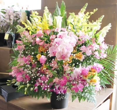 枕花 お供え フラワー祭壇 生花祭壇 いわき市 お花の花屋 花国湘南台店