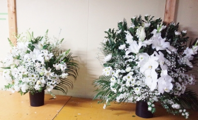 枕花 お供え フラワー祭壇 生花祭壇 いわき市 お花の花屋 花国湘南台店