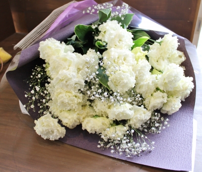トルコキキョウ お供え 家族葬 フラワー祭壇 生花祭壇 いわき市 お花の花屋 花国湘南台店
