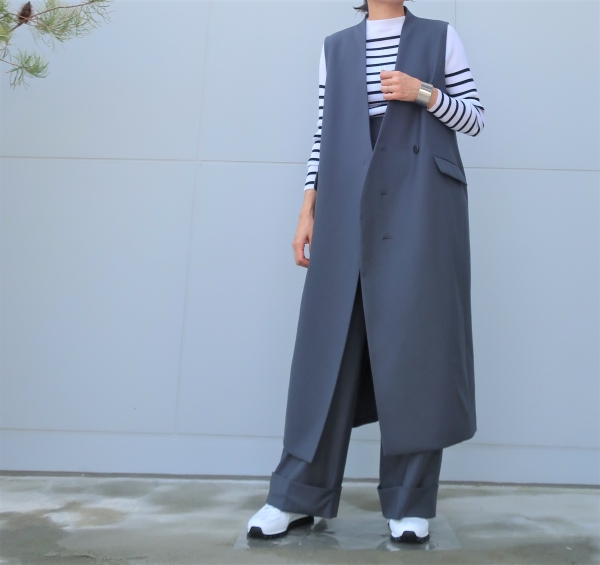 uncrave whiteスーチングジレワンピース