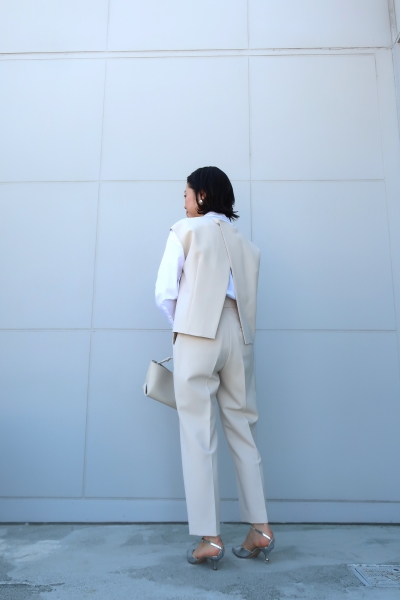 uncrave WHITE | midas