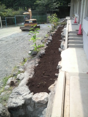 芦川小学校花壇