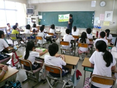 読み聞かせ(5年1組)