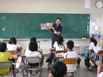 読み聞かせ(5年1組)