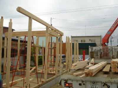 柱が建ちます。
