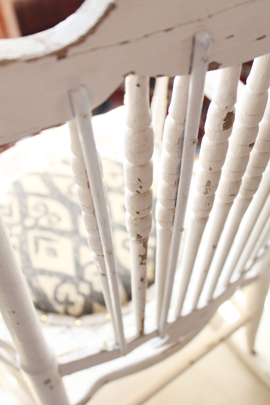 antique rocking chair シャビー背面