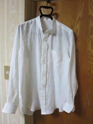 オールシーズンのメンズ服より スタンドカラーシャツ