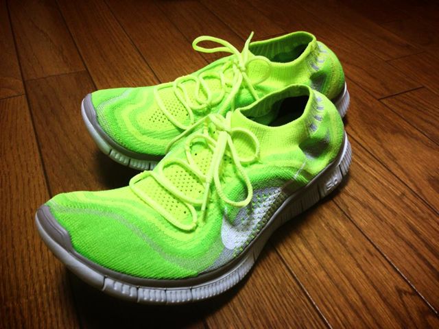 NIKE FREE FLYNIT