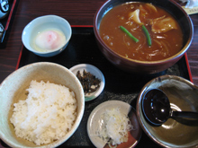 カレーうどん+半ライスにひもかわ麺で¥950円