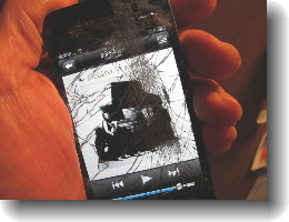 こわれたiPhone2S