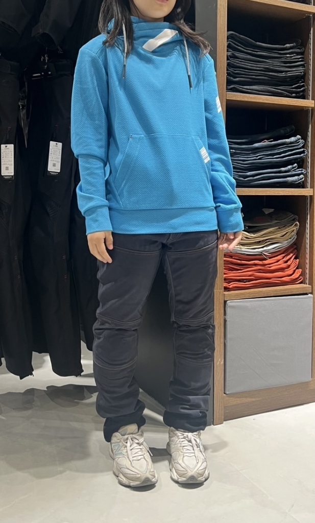 重ね着でおしゃれにK-1358 プルアップパーカー：KUSHITANI 西宮店