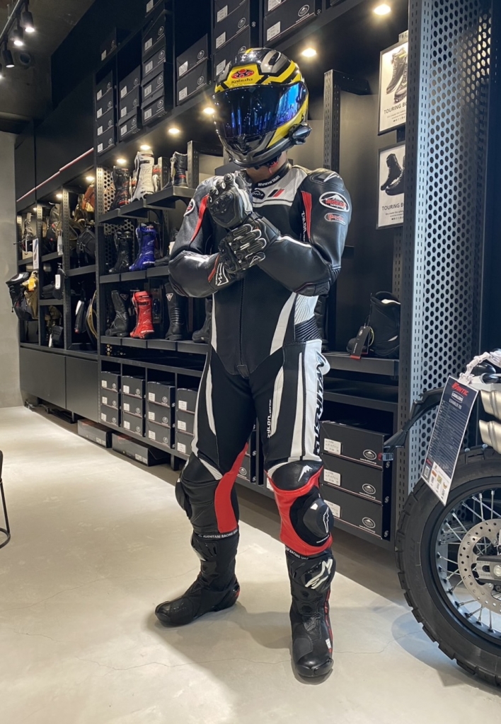 新型レーシングスーツNEXUSⅢが入荷しました！：KUSHITANI 西宮店