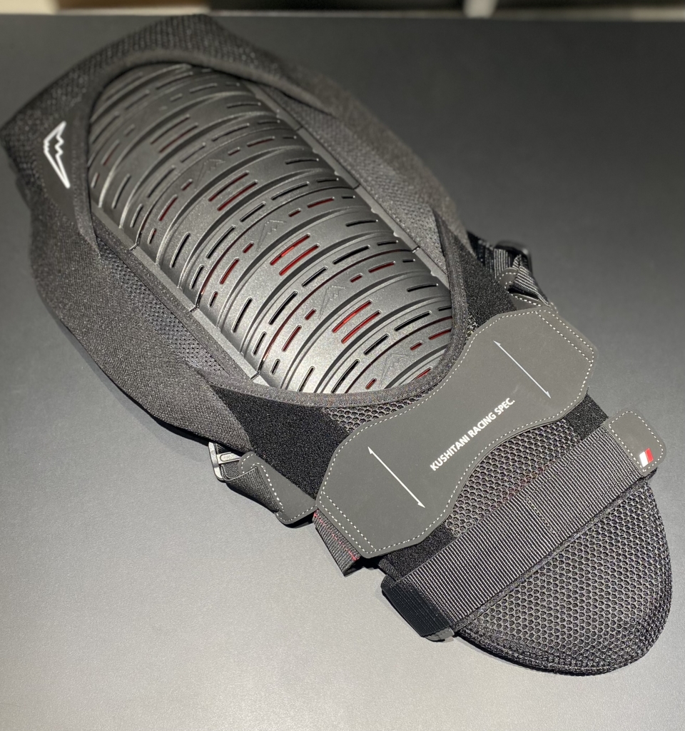 商品紹介】K-4451 ネオレーシングバックプロテクター：KUSHITANI 西宮 