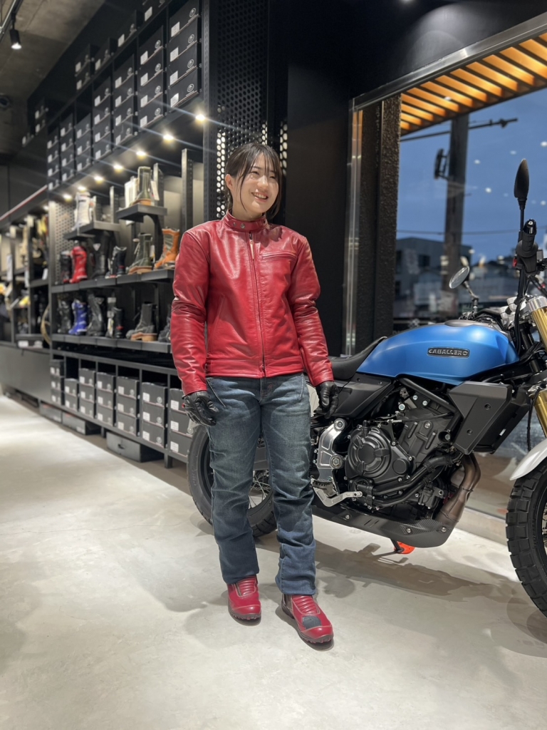 新シングルジャケット、女性でも着れます：KUSHITANI 西宮店