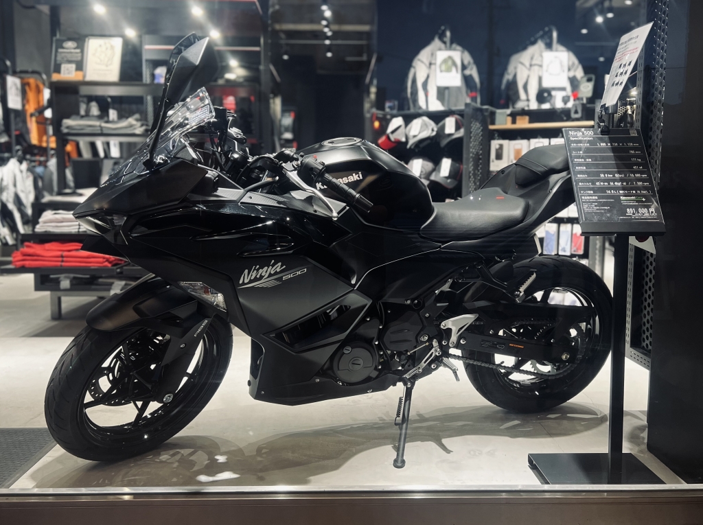 バイク展示してます！】Kawasaki Ninja 500：KUSHITANI 西宮店