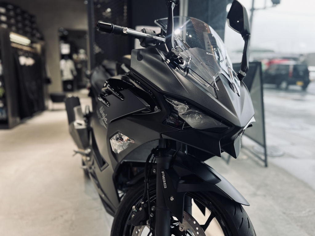バイク展示してます！】Kawasaki Ninja 500：KUSHITANI 西宮店