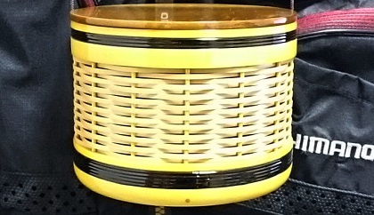 渓流、本流、餌入れ 渓流、本流、餌入れ