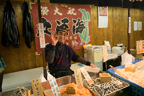 巣鴨初詣/物産売りのおじさん