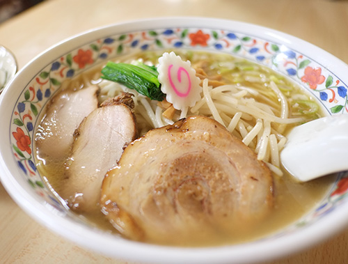 『らぁめん とん平』塩ラーメン