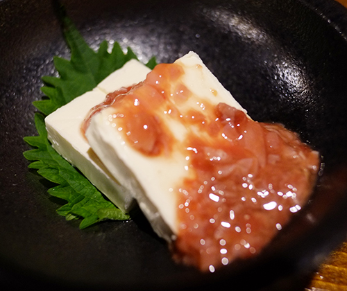 帯広“とっくり”クリームチーズと酒盗和え