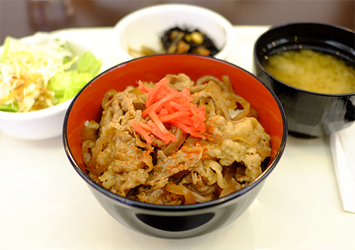 JRイン帯広のモーニング“牛丼”
