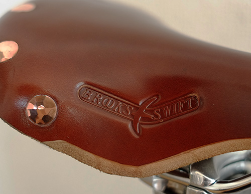 BROOKS Swift Chrome 刻印部