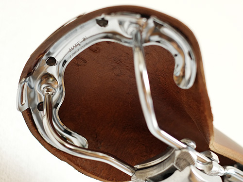 BROOKS Swift Chrome 後部下から