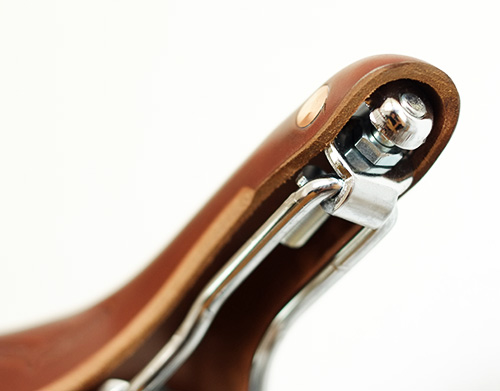 BROOKS Swift Chrome 前部下から
