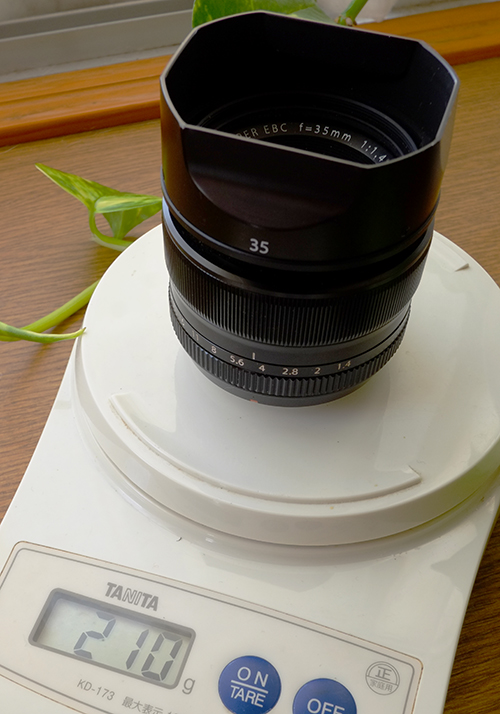 XF35mmF1.4+フード/重さ