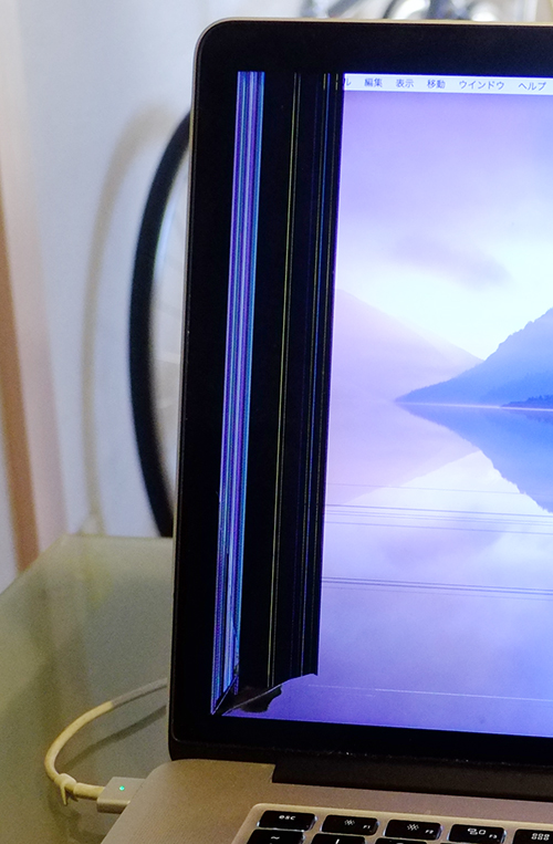 MacBookPro retina 15inch モニター割れ2