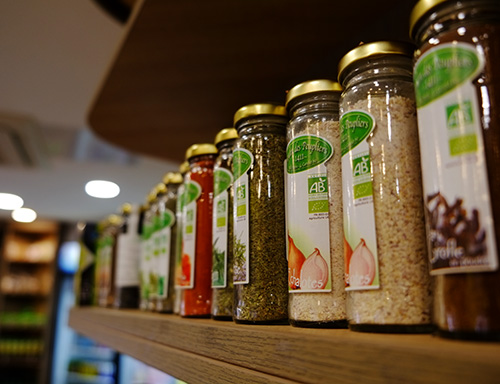 ストラスブールのホテル側のbioの店