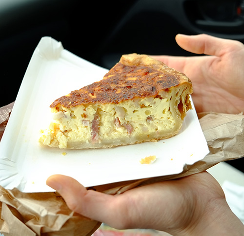 レンタカー車内ランチ2