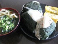 うどんとおにぎりのセット
