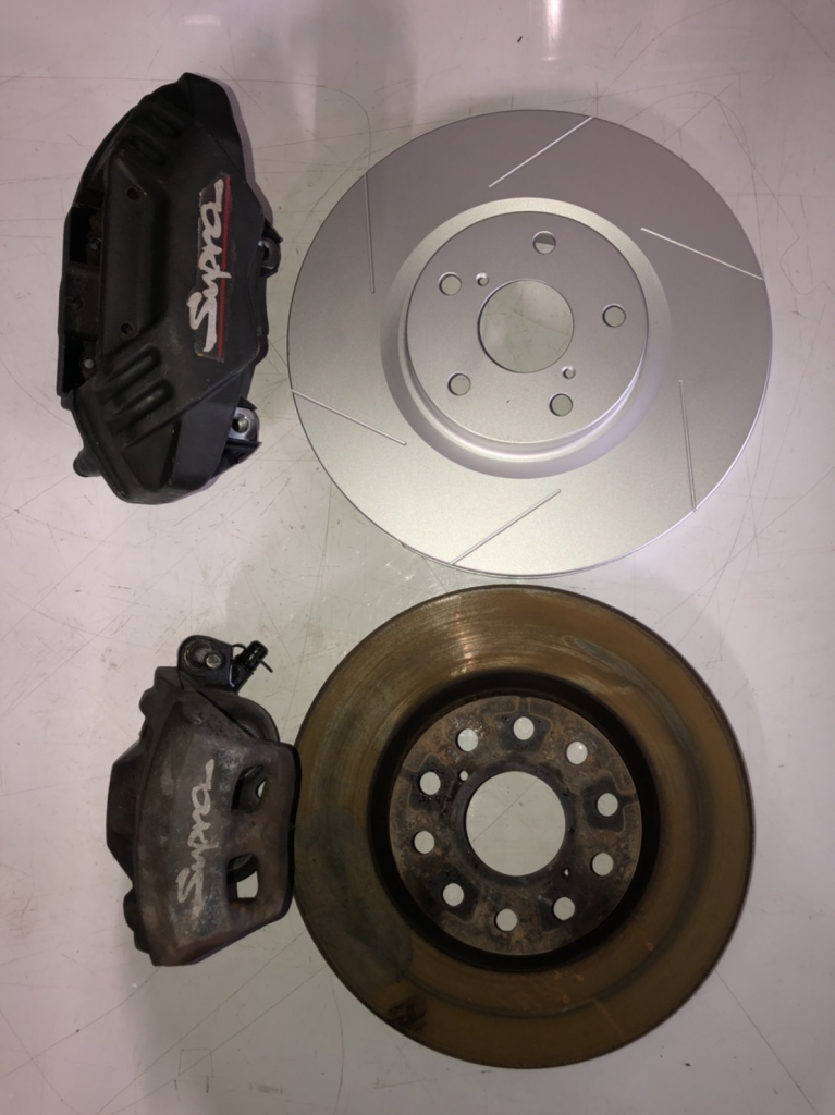 jza80スープラ前期に後期フロントブレーキキャリパー中古を移植 jza80スープラ前期に後期フロントブレーキキャリパー中古を移植