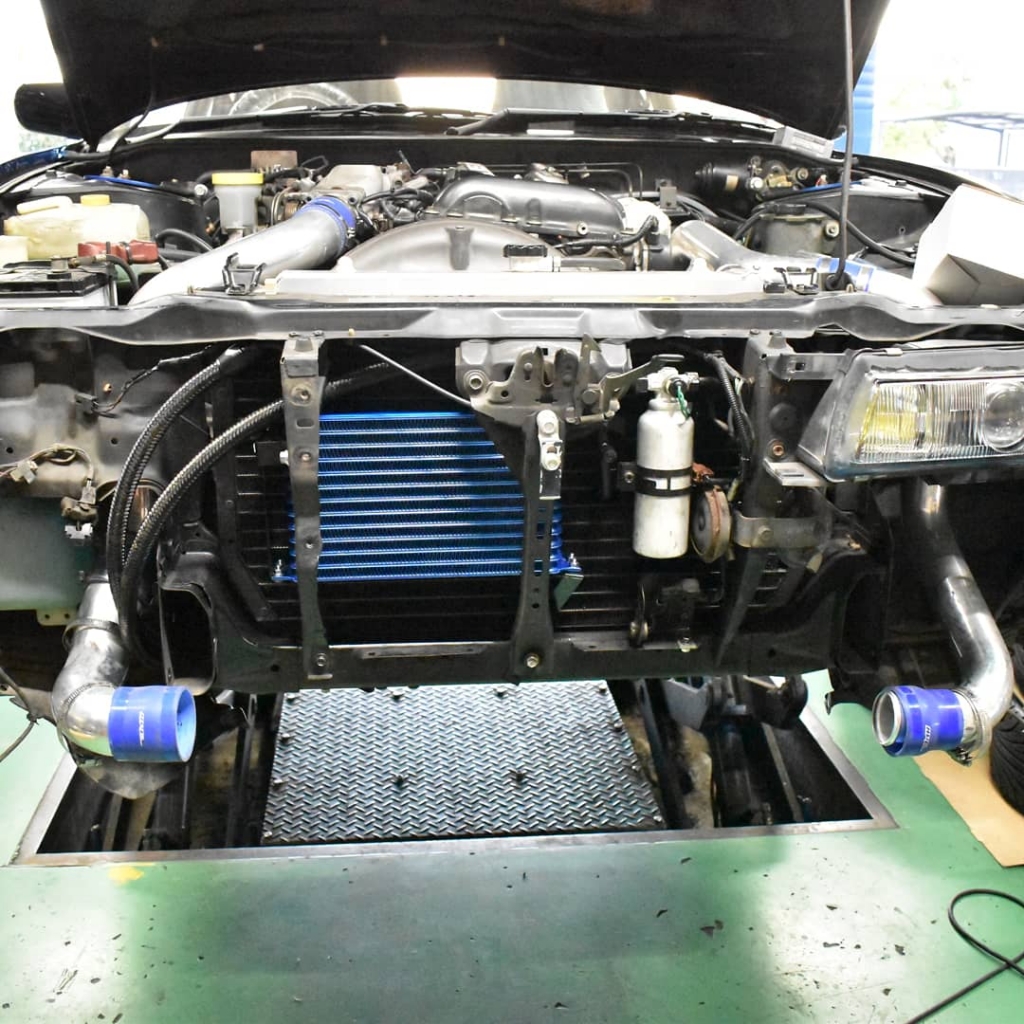 s13シルビアにTRUST製オイルクーラー13段を取り付けです s13シルビアにTRUST製オイルクーラー13段を取り付けです