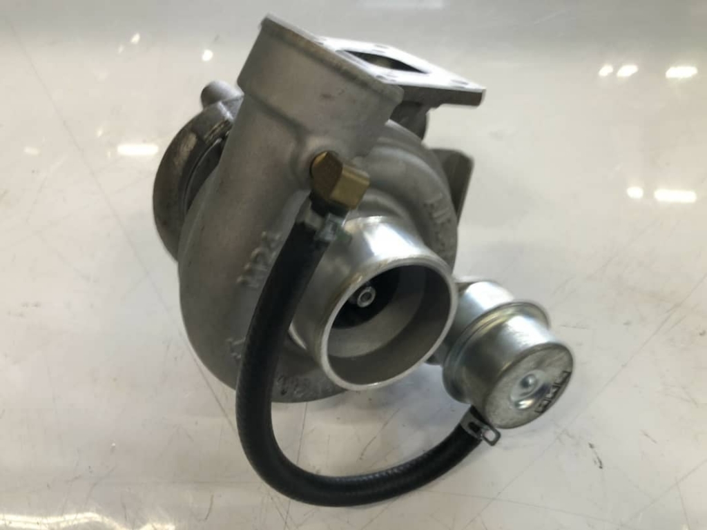 ZC31SスイフトスポーツにHKS製ターボキットを取り付けです ZC31SスイフトスポーツにHKS製ターボキットを取り付けです
